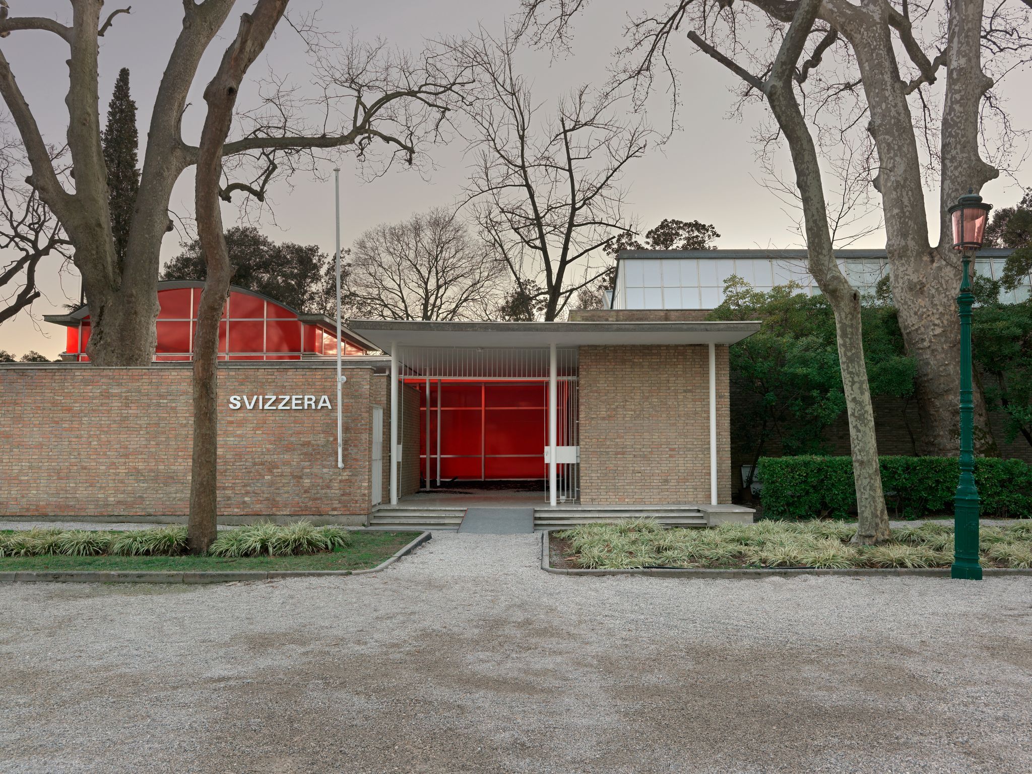 Latifa Echakhch, image 3 of 3