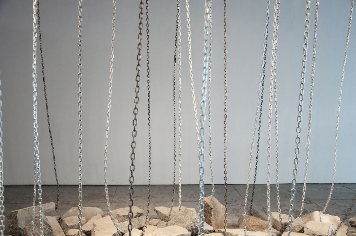 Stephen Neidich, Making The Rounds (A Place To Wait) at Wilding Cran, photo 2