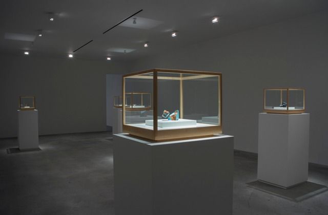 Ken Price, Specimen Rocks at Matthew Marks, photo 3