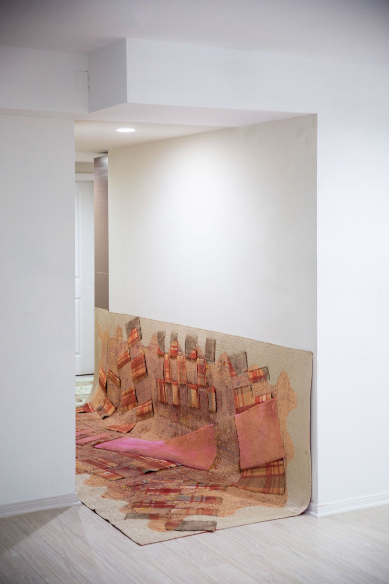 Jessi Reaves & Sophie Stone, How To Remove Stains at Del Vaz Projects, photo 4