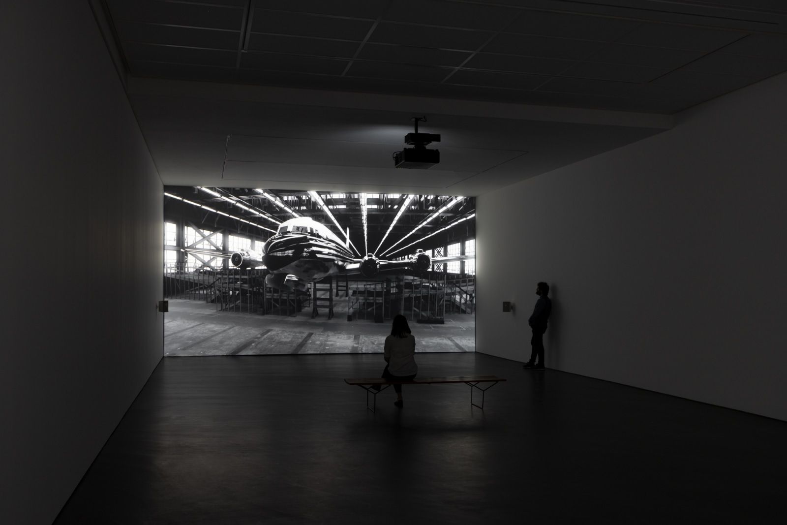 David Claerbout, Hemispheres at Esther Schipper, photo 2