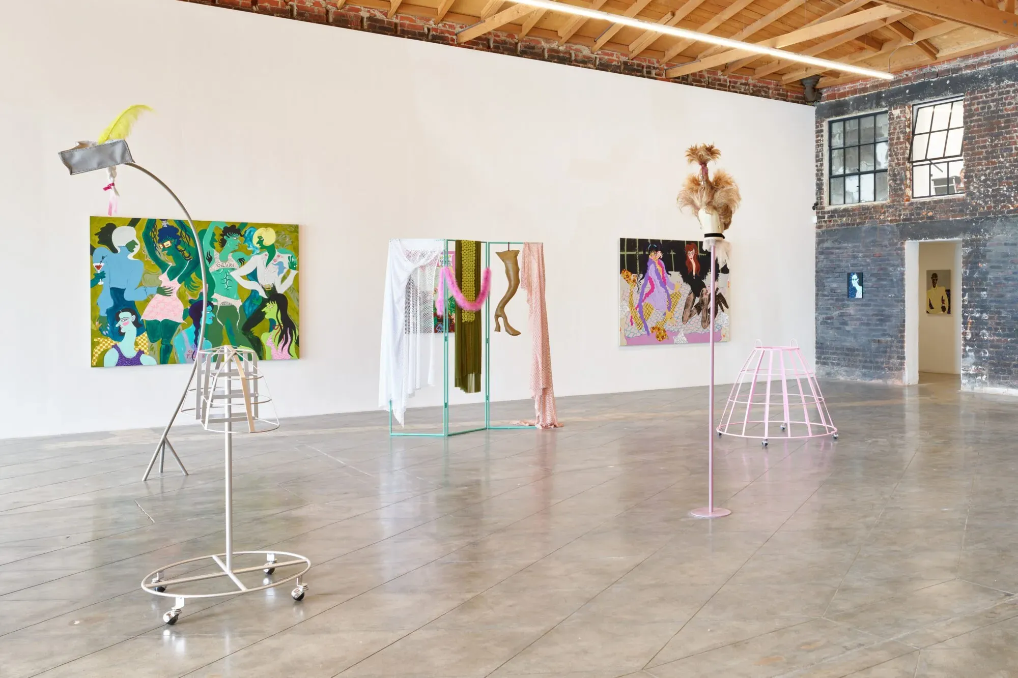 Constance Tenvik, Aloof Periwigs at Anat Ebgi, photo 8