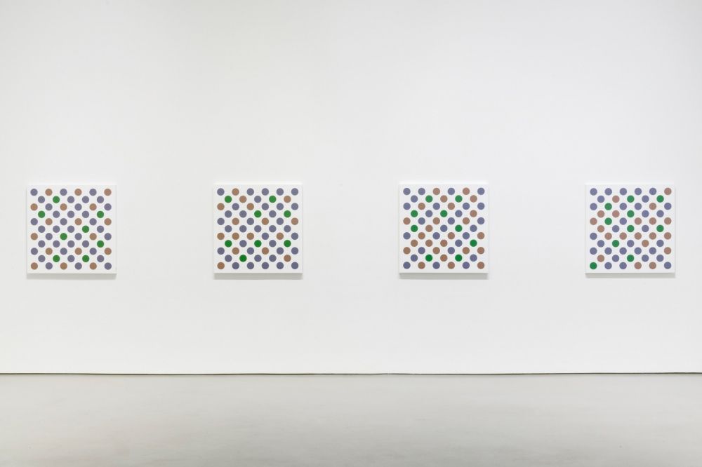 Bridget Riley, New Disc Paintings at Max Hetzler, photo 2