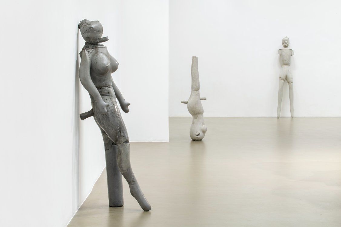 Jean-Luc Moulène, Implicites & Objets at Chantal Crousel, photo 2