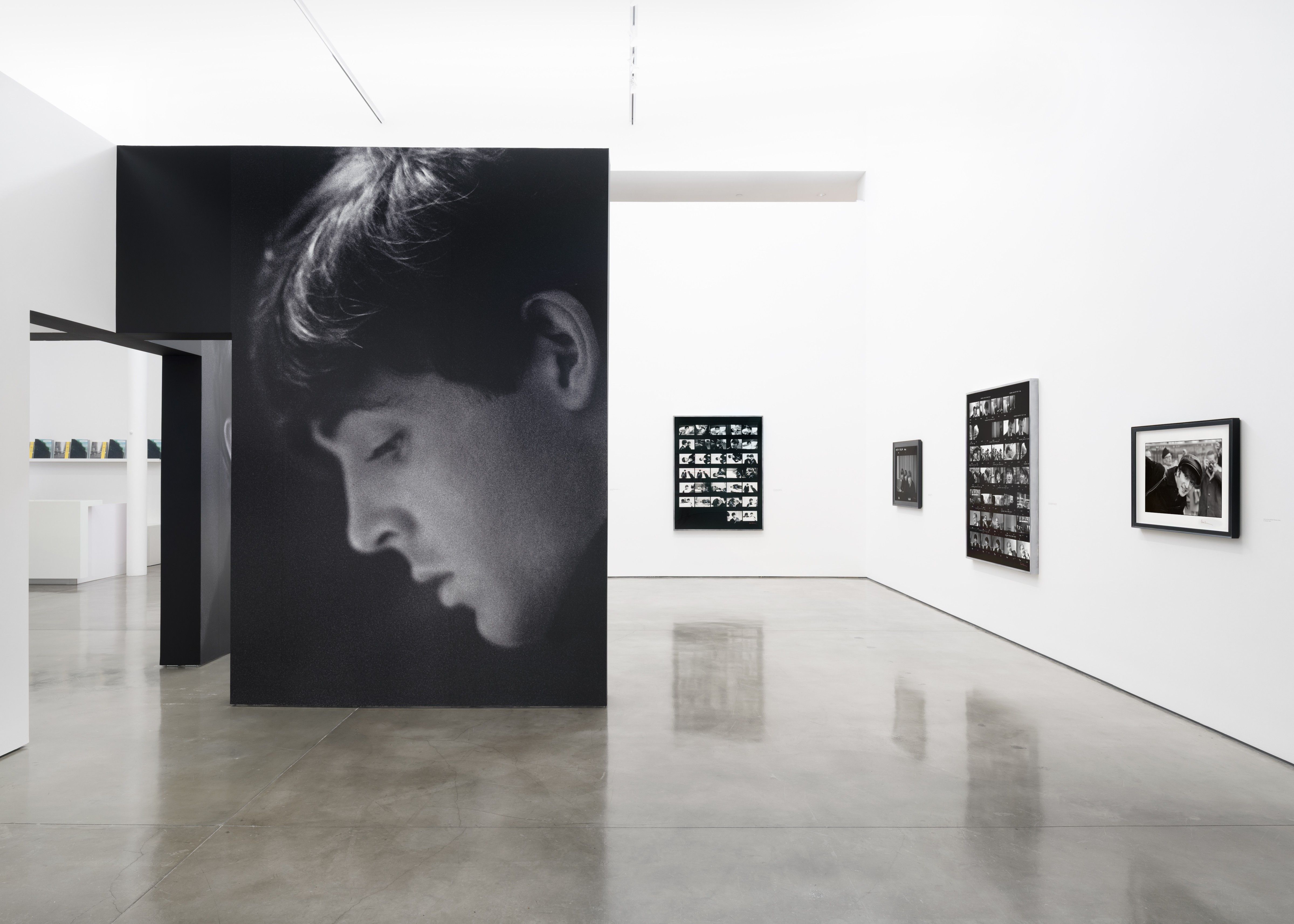 Paul McCartney, Rearview Mirror: Photographs, December 1963–February 1964 at Gagosian, photo 2