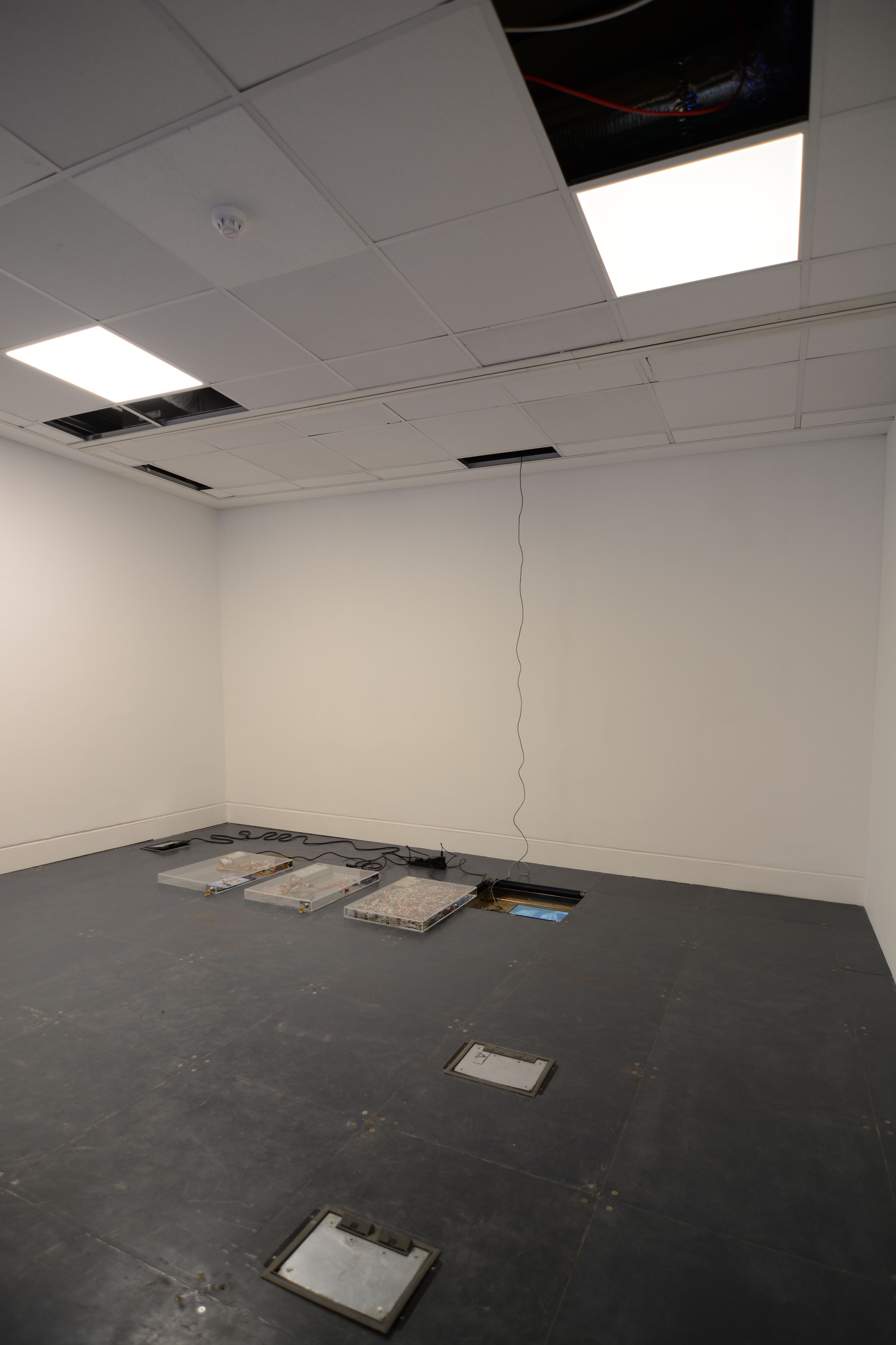 Yuri Pattison, Context, Collapse at Mother's Tankstation, photo 4