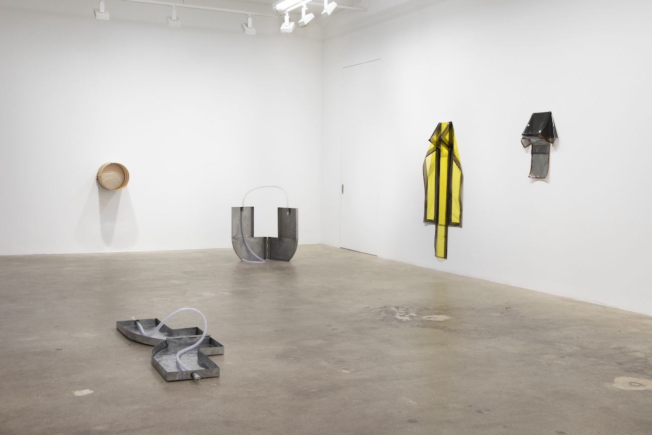 Alina Tenser, Circles with Sharp Corners at Hesse Flatow, photo 2