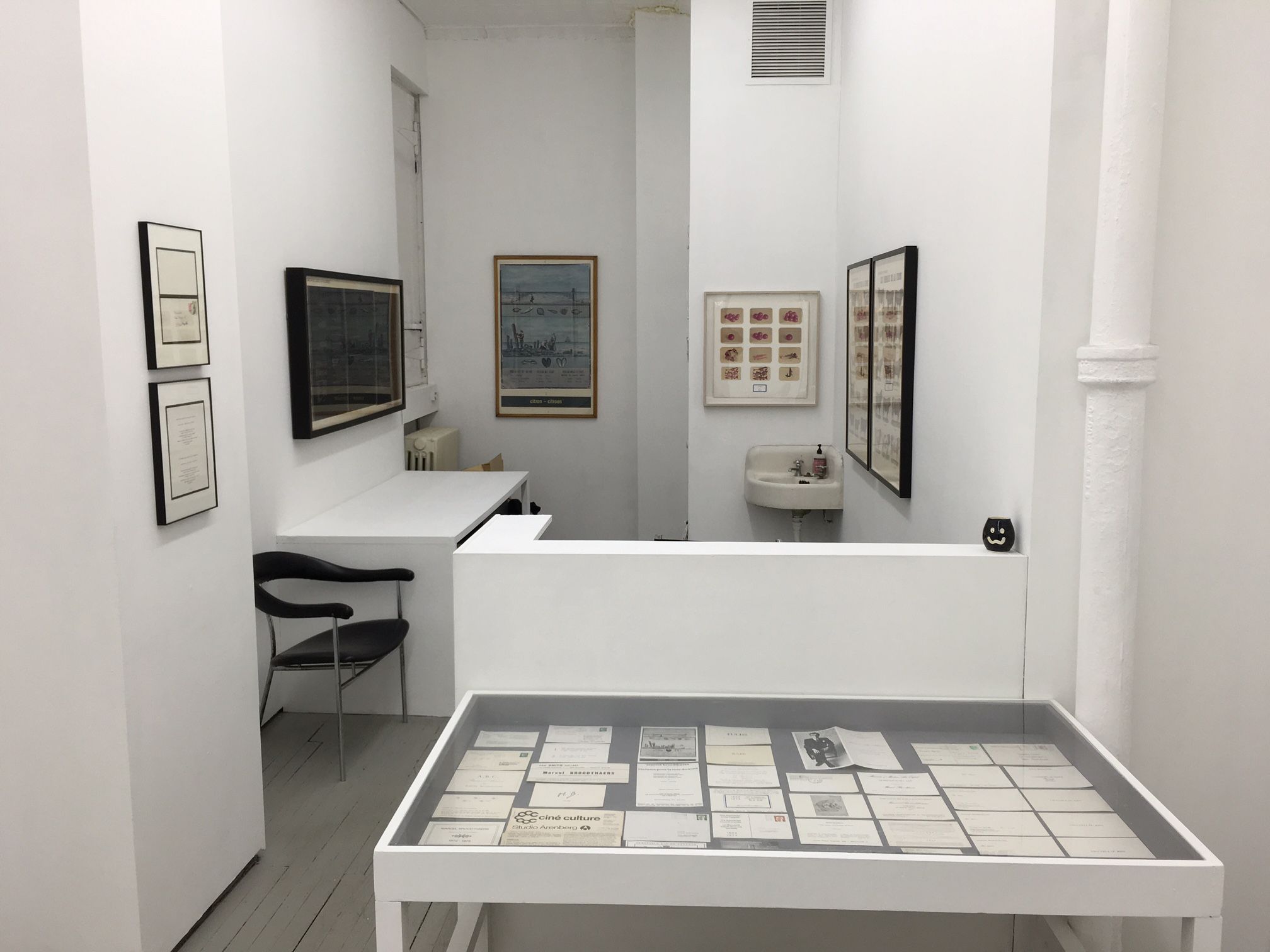 Marcel Broodthaers, Invitation to a Voyage at Alden Projects, photo 6
