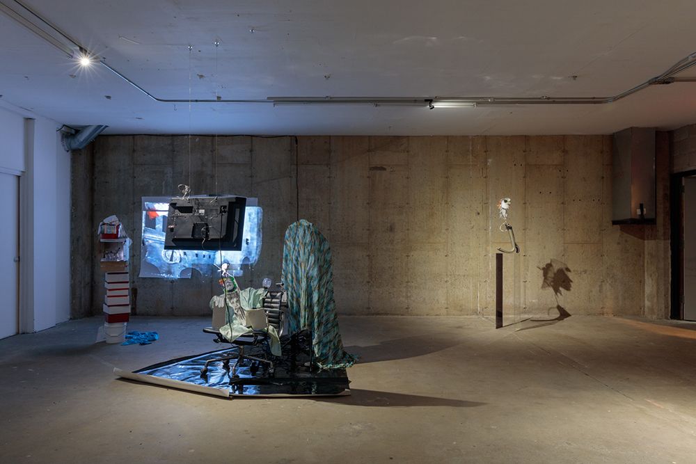 Irina Jasnowski Pascual, Set Ups: Lighting For Character Dangling Over Void at Interstate, photo 2