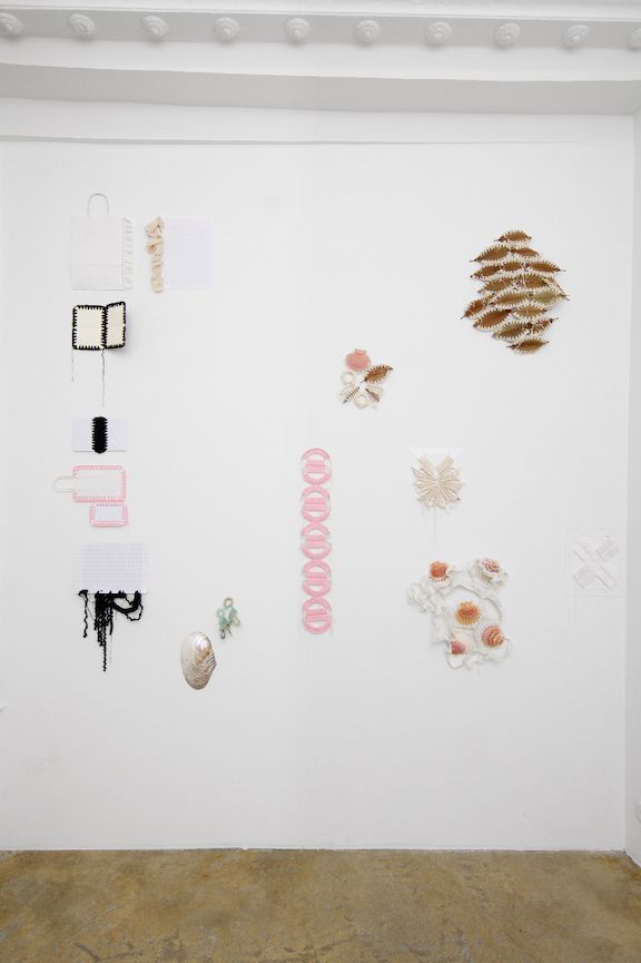 Silvana McNulty, Déborder de ses bords at Florence Loewy, photo 3