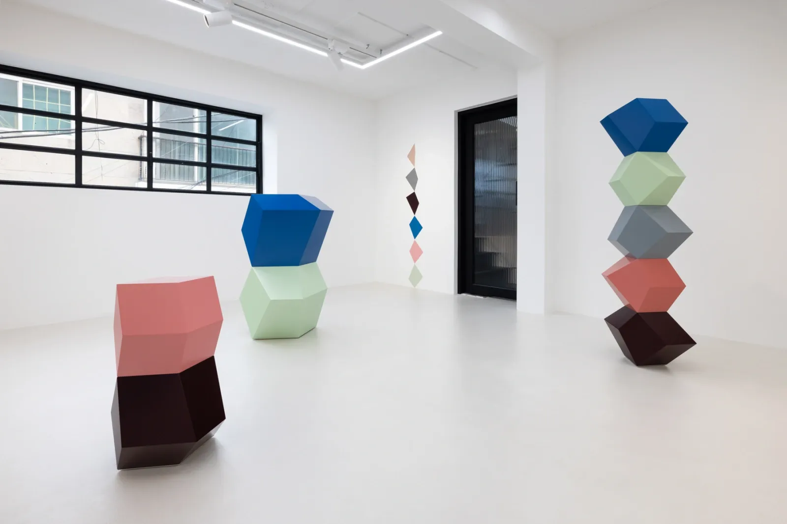 Angela Bulloch, Slapping Pythagoras at Esther Schipper, photo 3