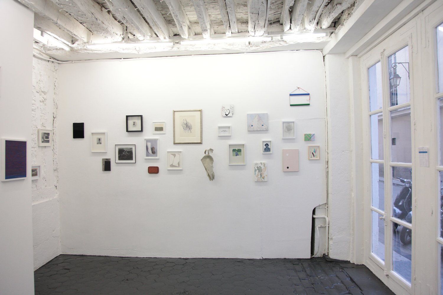 Micro Salon #7: 70 International Artists in Small Format, Micro Salon #7: 70 International Artists in Small Format at Galerie L'Inlassable, photo 3