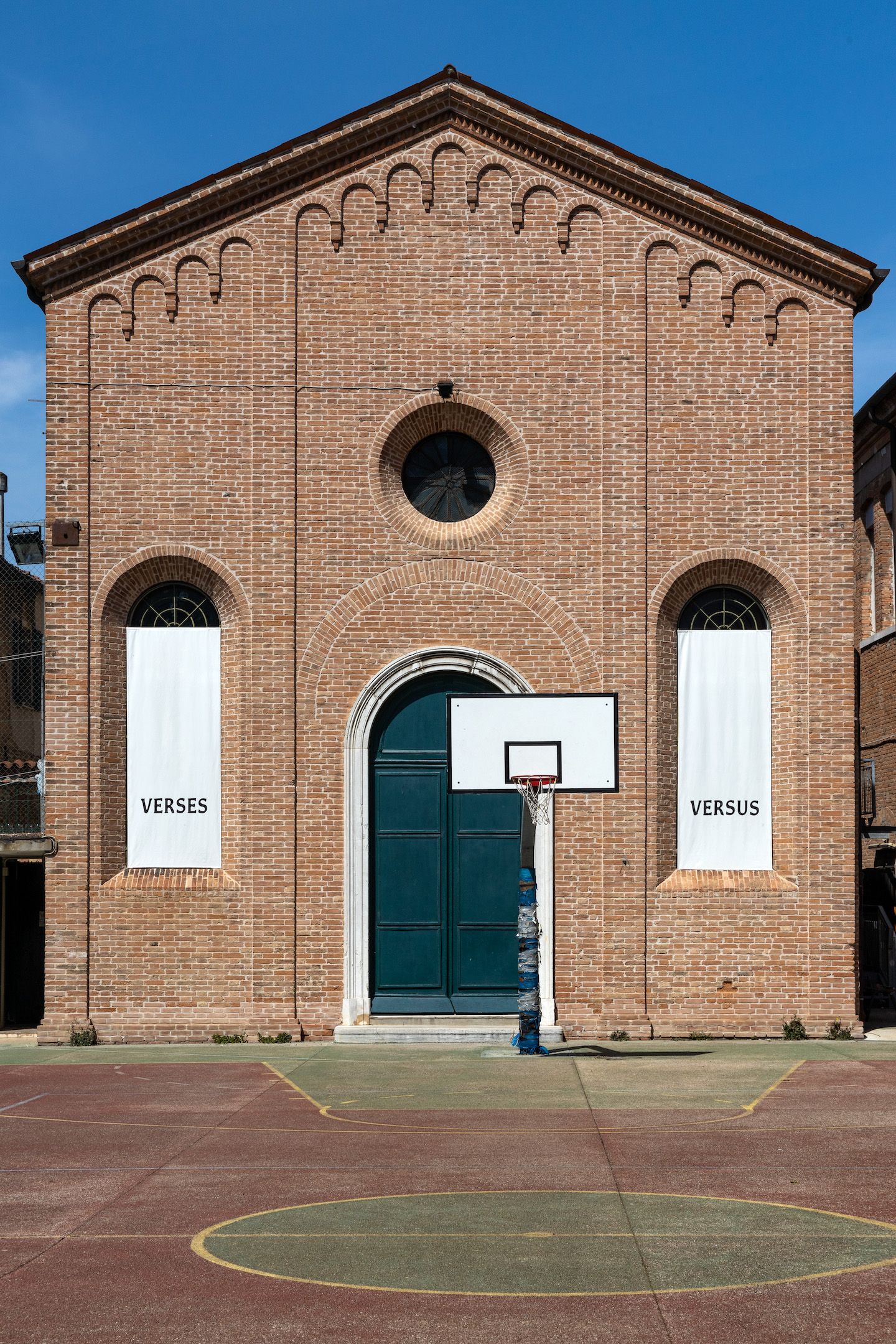 Fiona Banner aka The Vanity Press, Pranayama Typhoon at Patronato Salesiano Leone XIII, photo 6