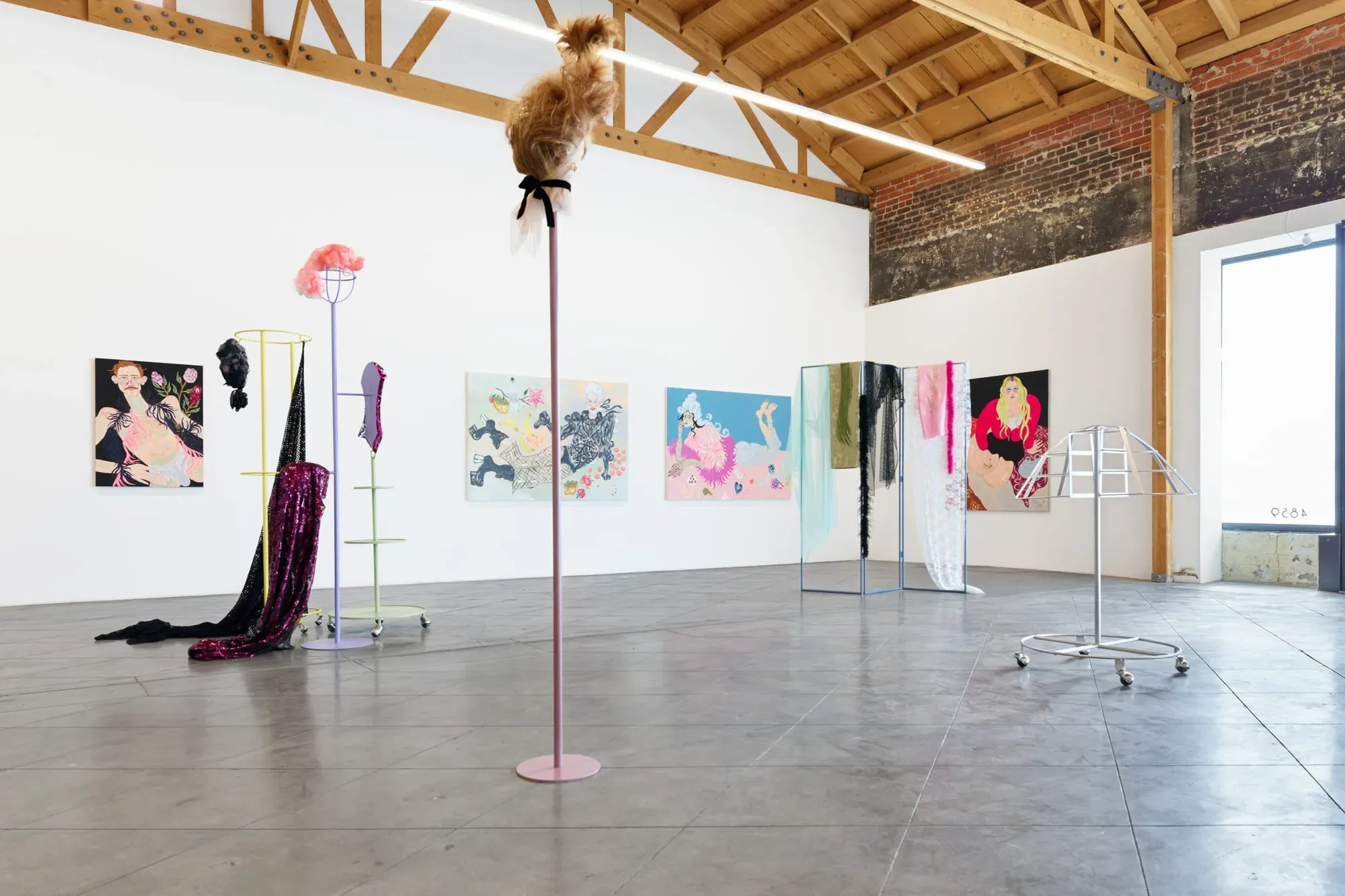 Constance Tenvik, Aloof Periwigs at Anat Ebgi, photo 3