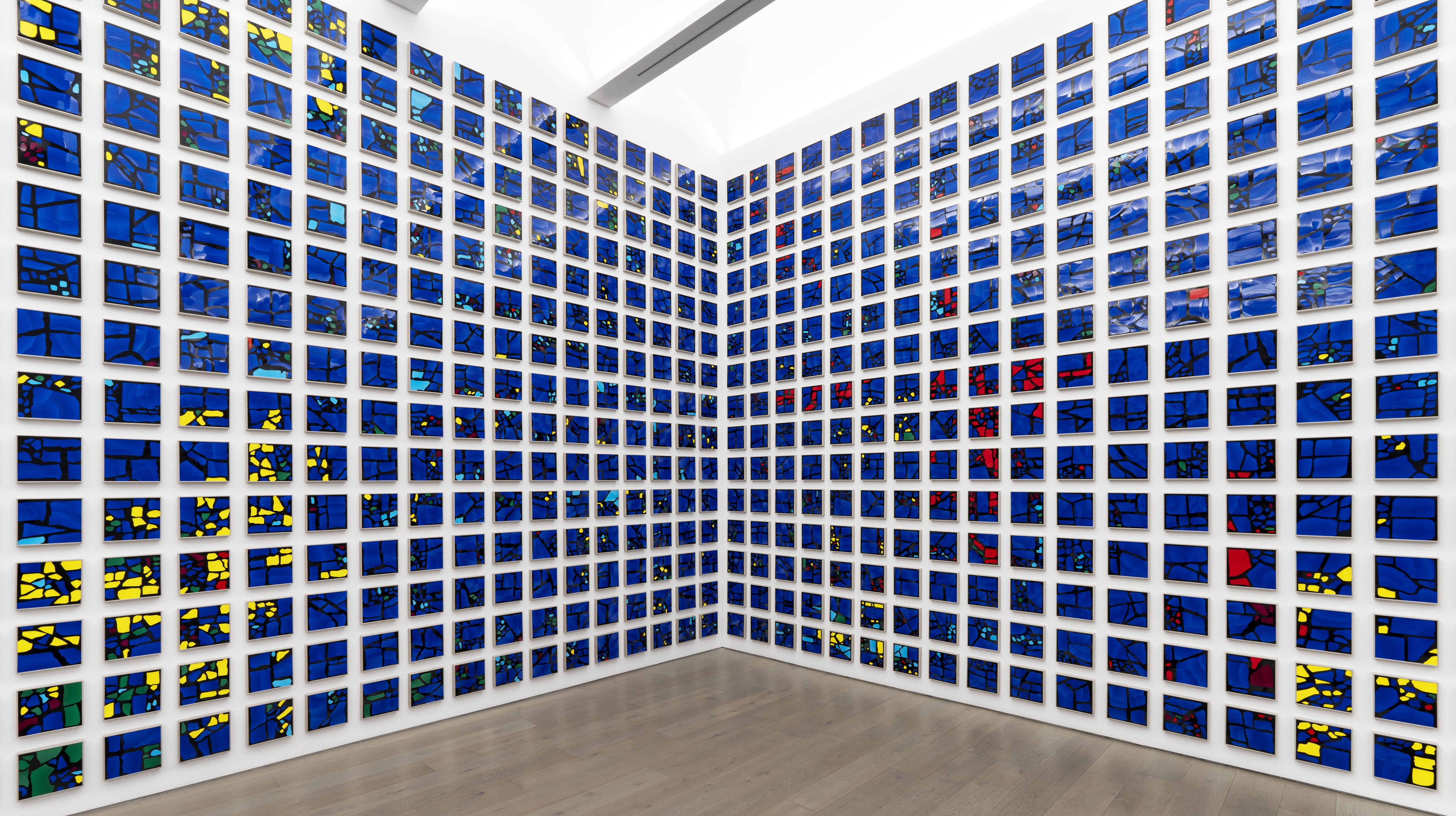 Gregor Hildebrandt, Blau im Gedächtnis (Blue in Memoriam) at Perrotin, photo 3