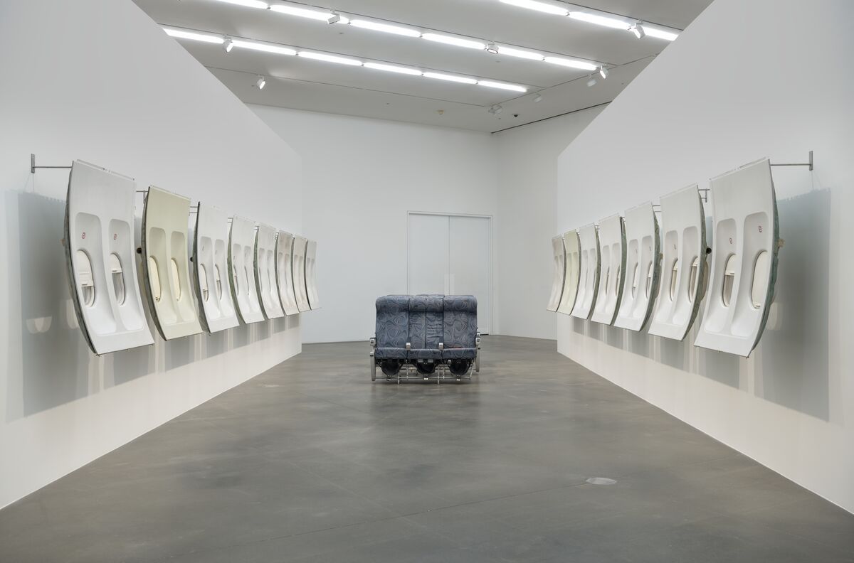 Isa Genzken, Window at Hauser & Wirth, photo 2