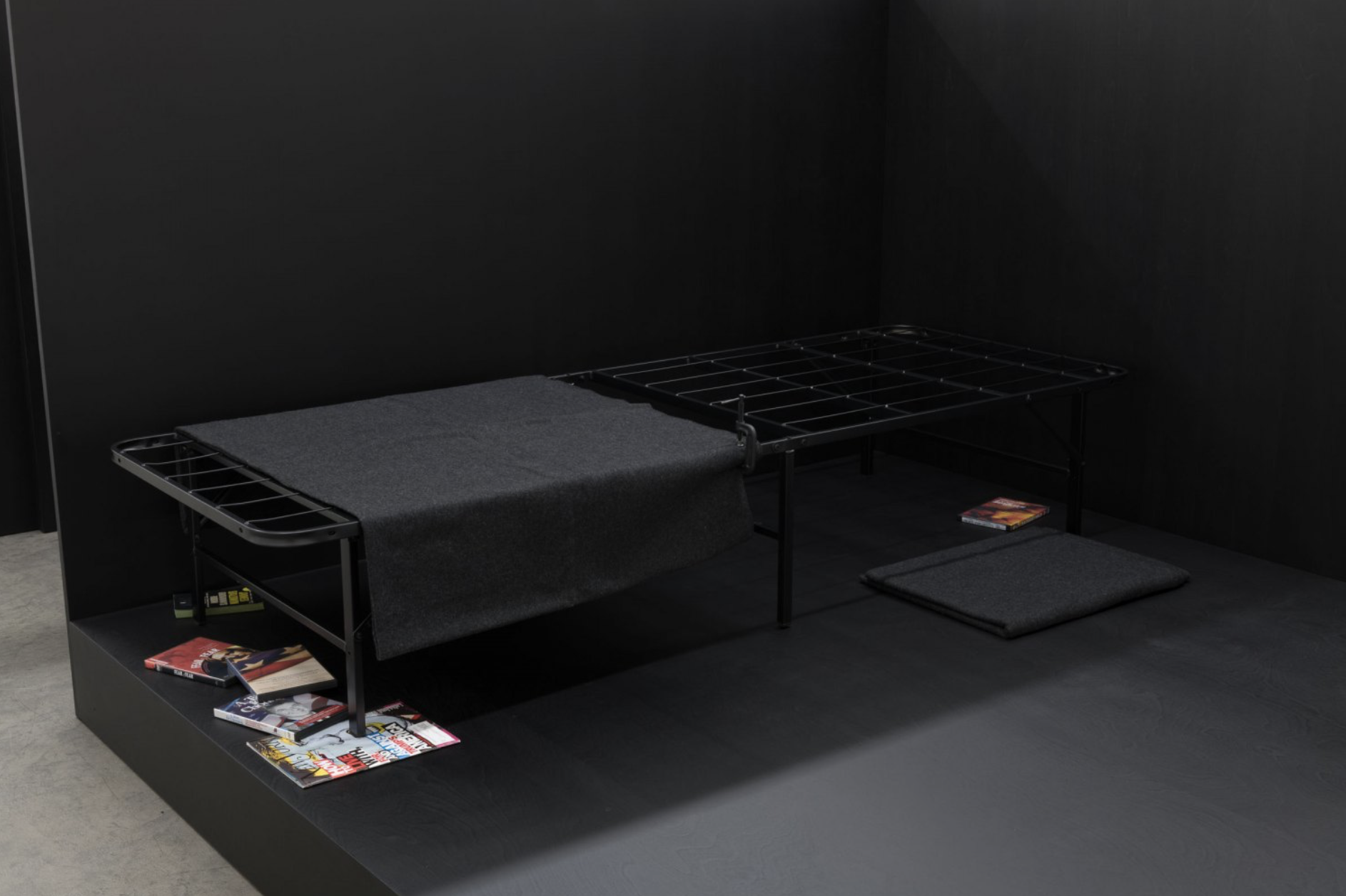 Tom Burr, Compressions at Galerie Neu, photo 4