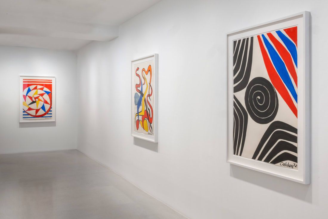 Alexander Calder, Crag With White Flower and White Discs at Thaddaeus Ropac, photo 4