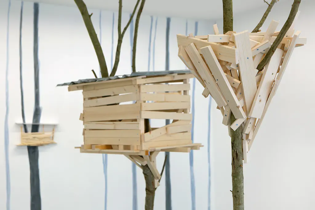 Tadashi Kawamata, Meubler at Mennour, photo 4
