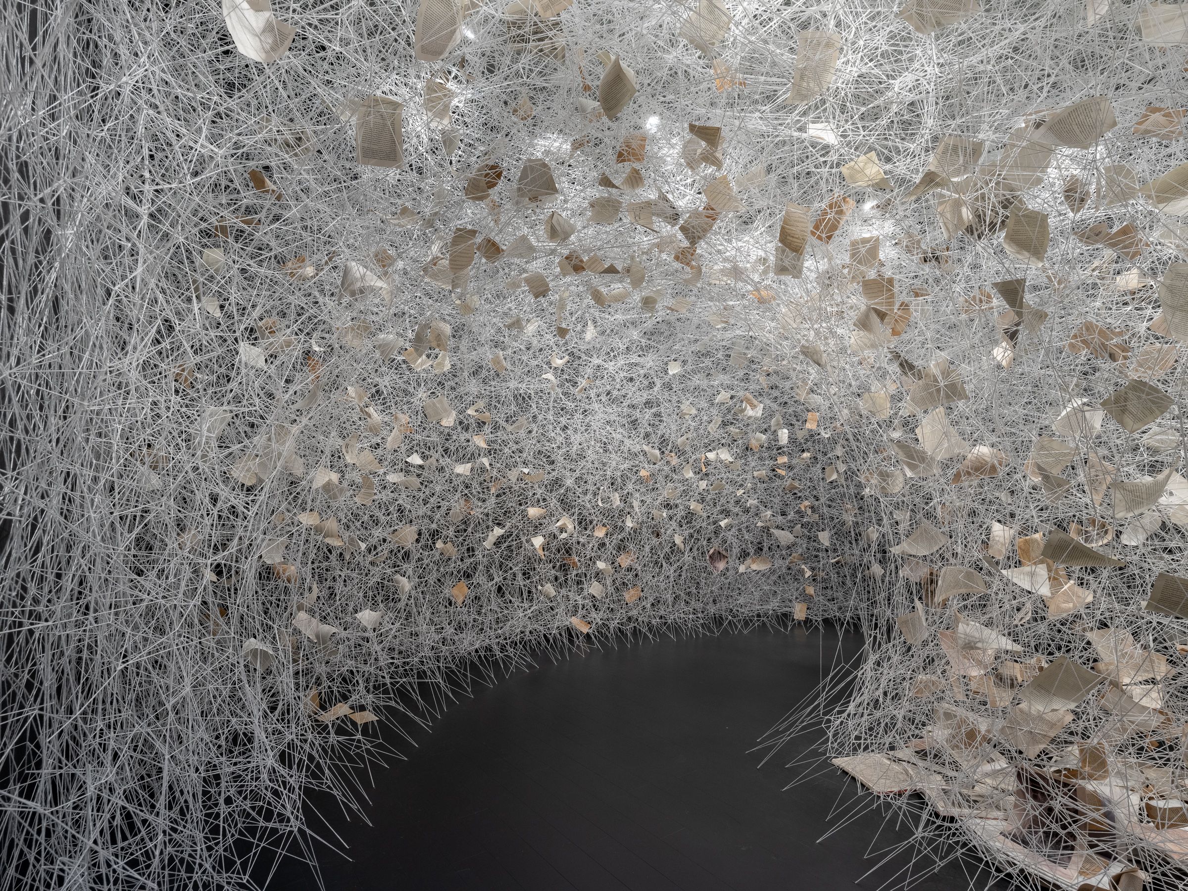 Chiharu Shiota, Signs of Life at Templon, photo 4