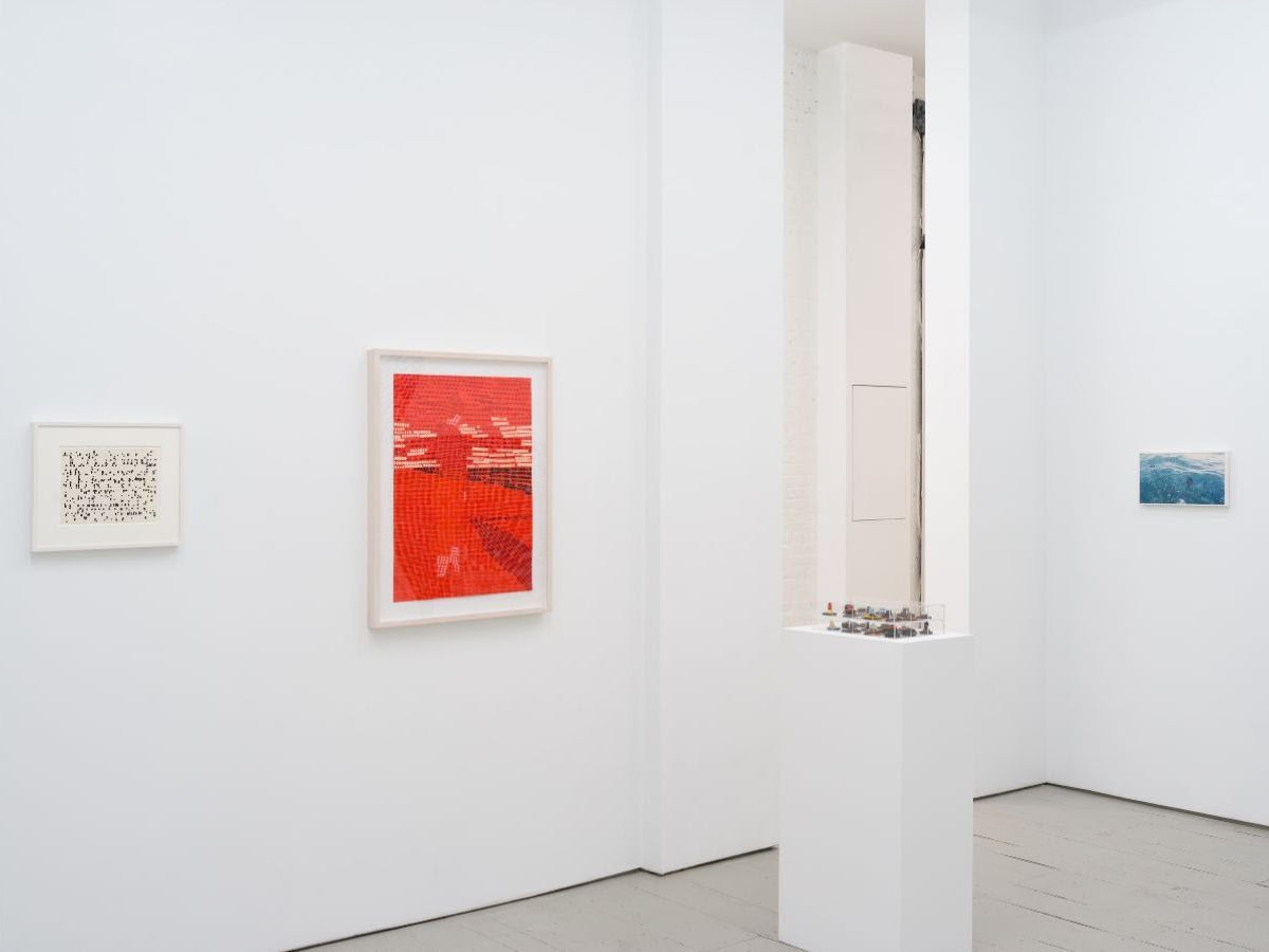 Dot, Dot at Klaus von Nichtssagend, photo 2