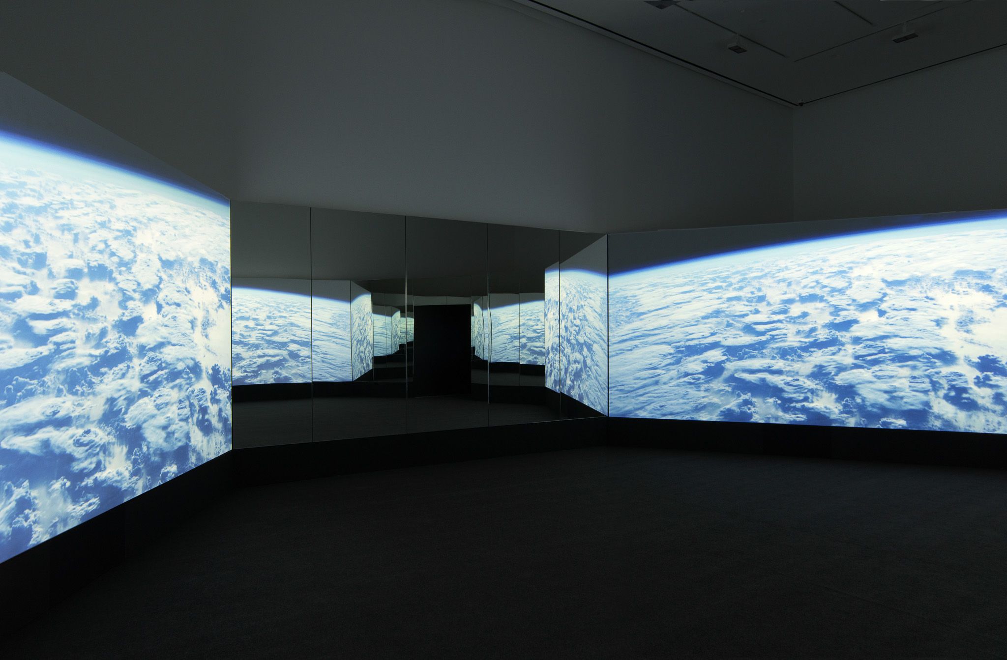 Doug Aitken, New Era at 303 Gallery, photo 2