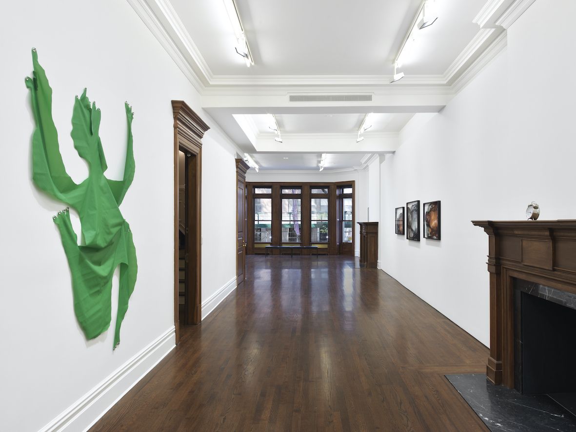 Senga Nengudi, Spirit Crossing at Sprüth Magers, photo 7