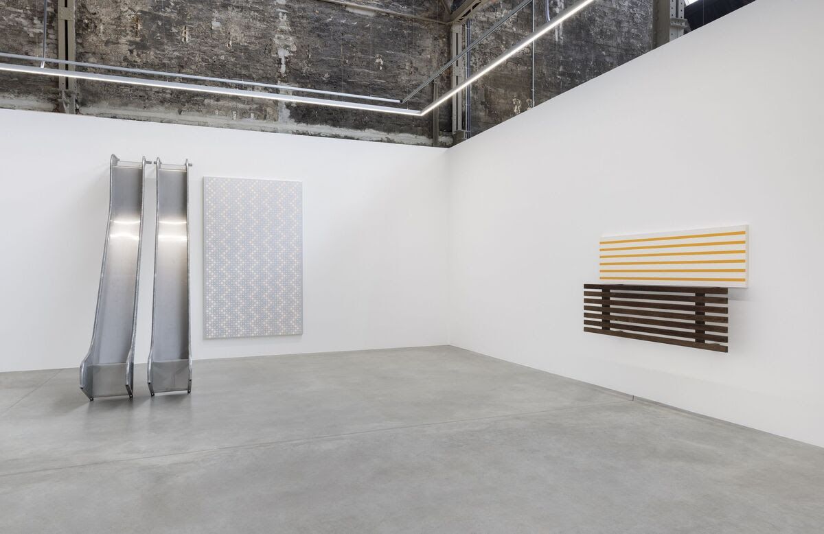 John M. Armleder, Furniture Sculpture at Mehdi Chouakri - Wilhelm Hallen, photo 6