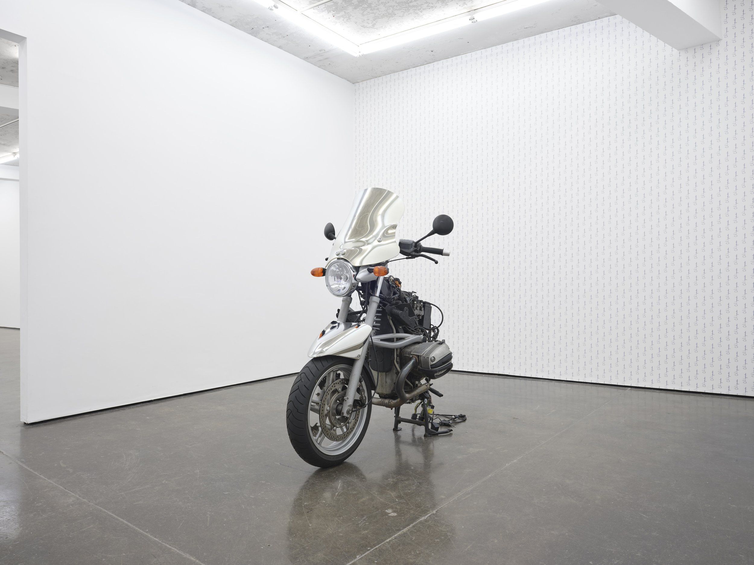 Alexandra Bircken, Gebrochenes Pferd at Herald St, photo 4