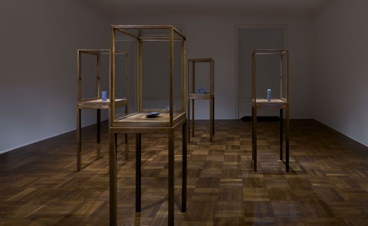 James Lee Byars, James Lee Byars at Michael Werner, photo 2
