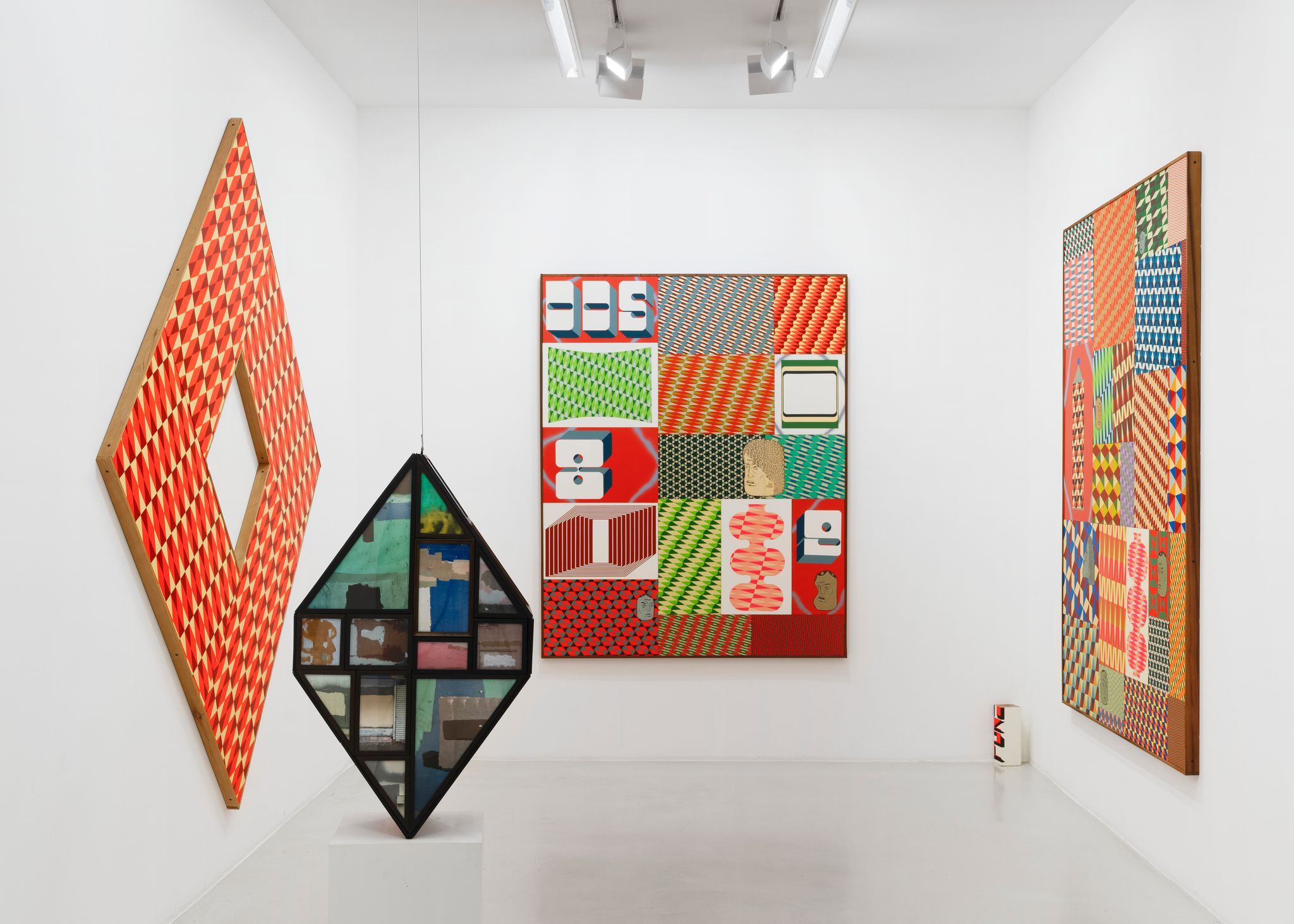 Barry McGee, I'm Listening at Perrotin, photo 5