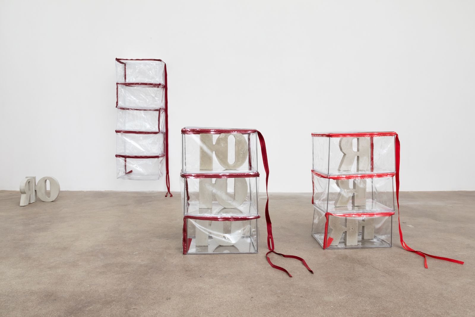 Alina Tenser, A Particular Kind of Embrace at Hesse Flatow, photo 4