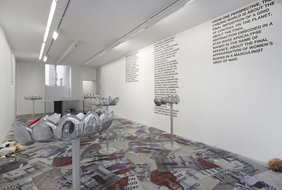 Lili Reynaud-Dewar, Dents, Gencives, Machines, Futur, Société at Mennour, photo 2