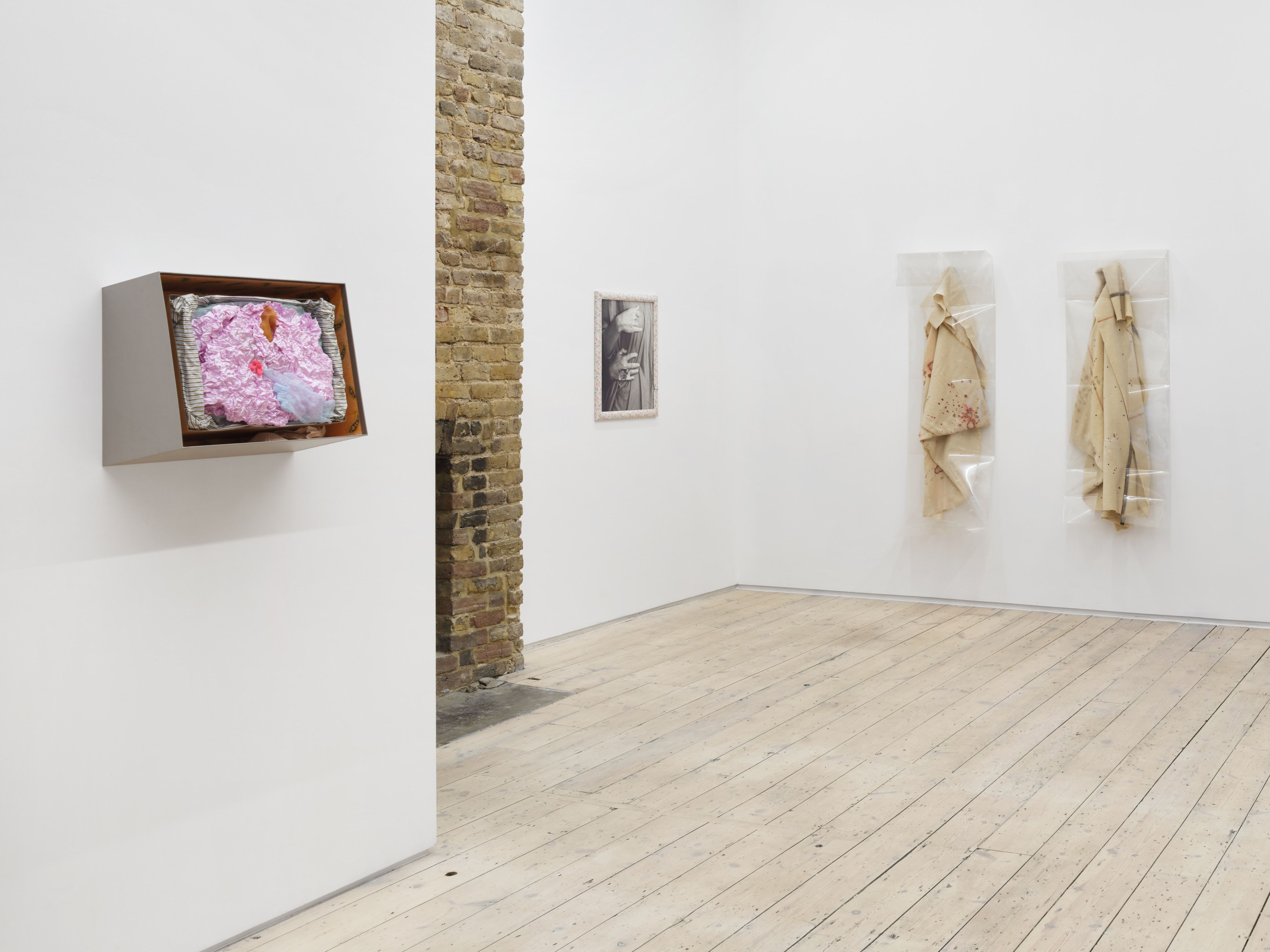 A Garment, a Pin, a Seam, a Shield, A Garment, a Pin, a Seam, a Shield at Phillida Reid, photo 4