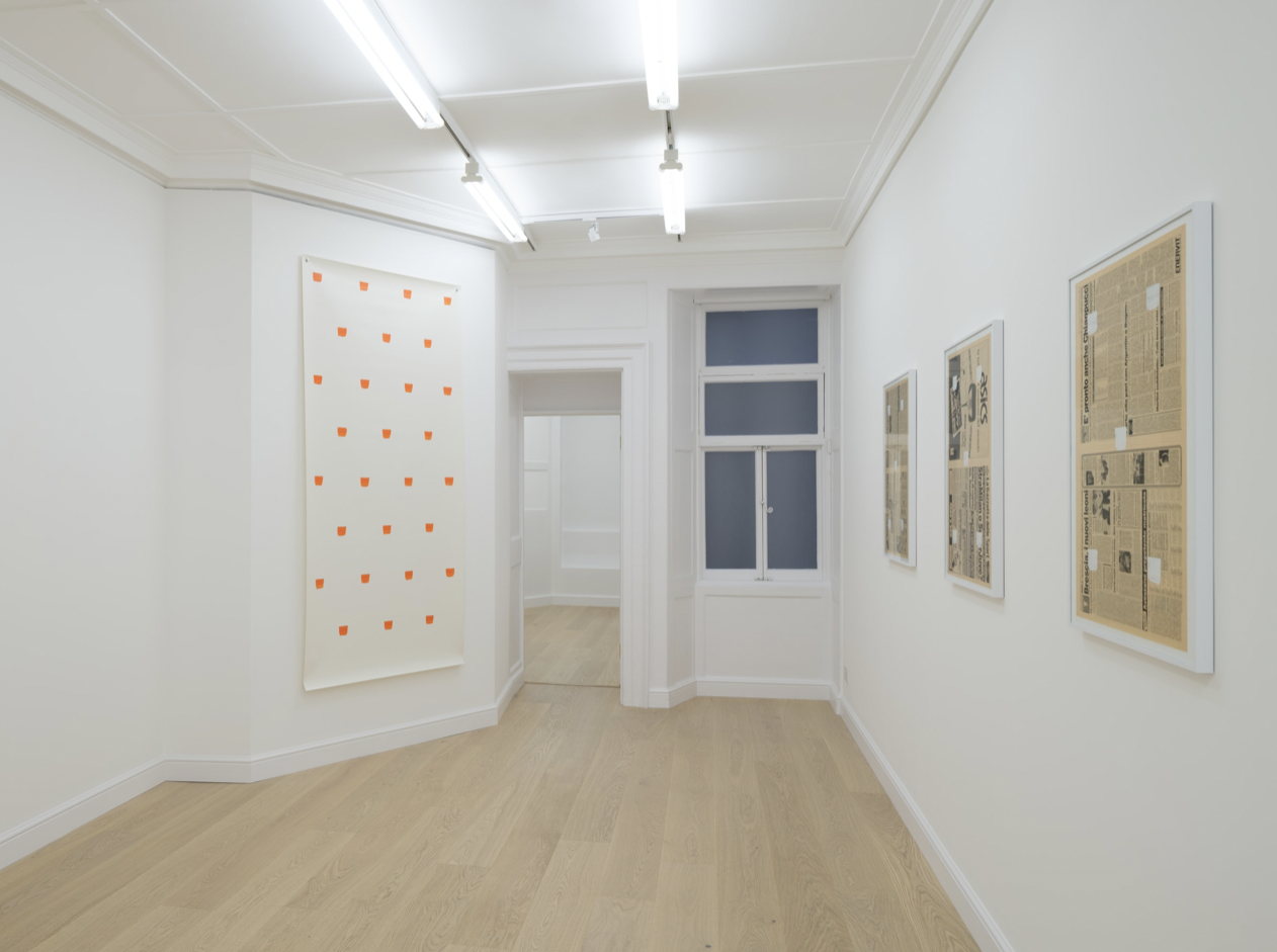 Niele Toroni, Niele Toroni at Marian Goodman Projects, photo 2