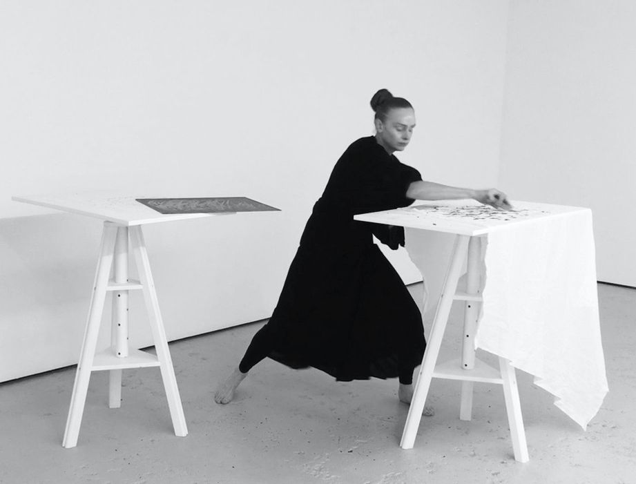 Alice Anderson, Between Surfaces at Unit 9, photo 5
