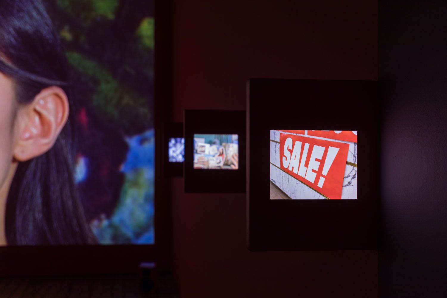 Sara Cwynar, Marilyn at The Approach, photo 6