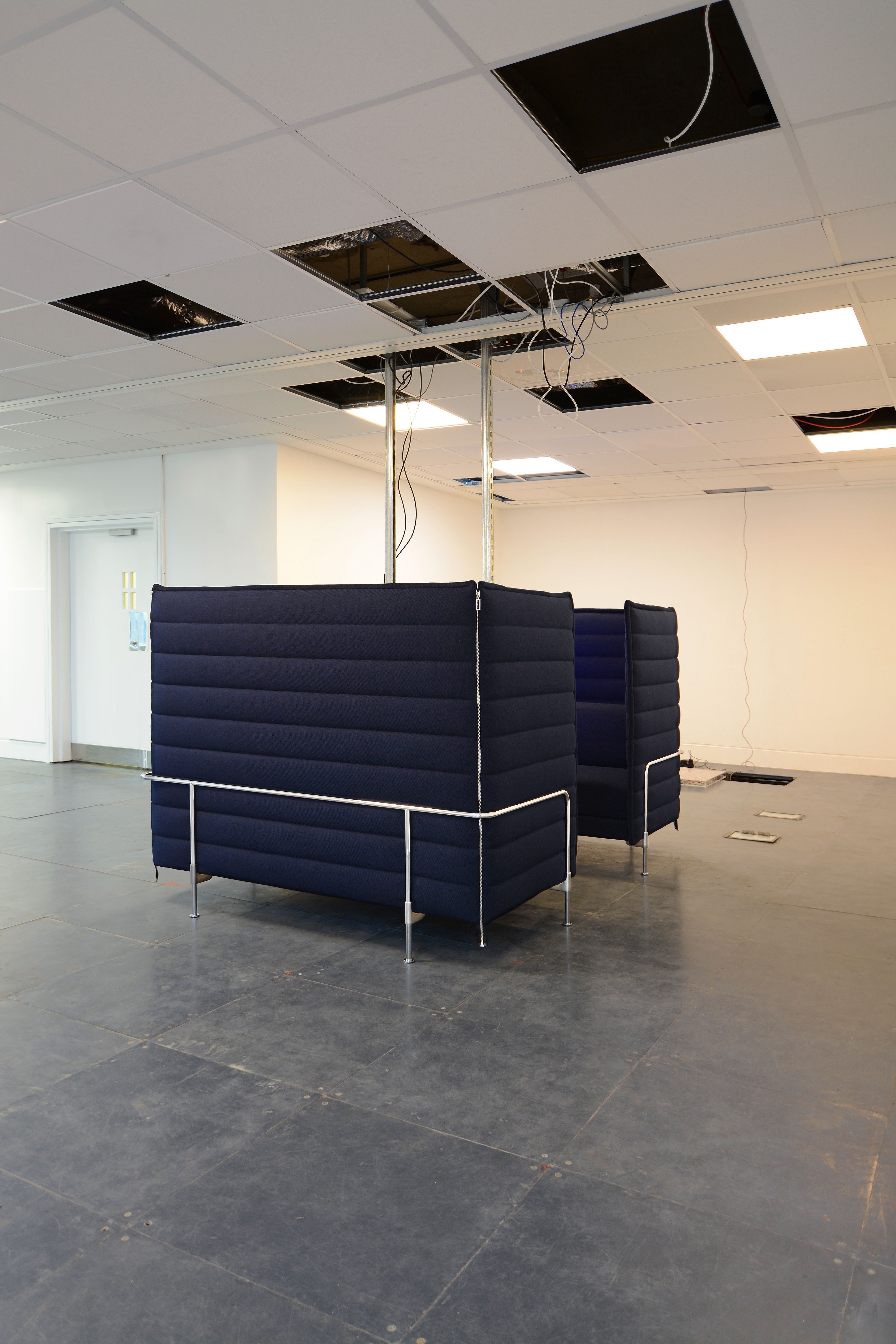 Yuri Pattison, Context, Collapse at Mother's Tankstation, photo 3