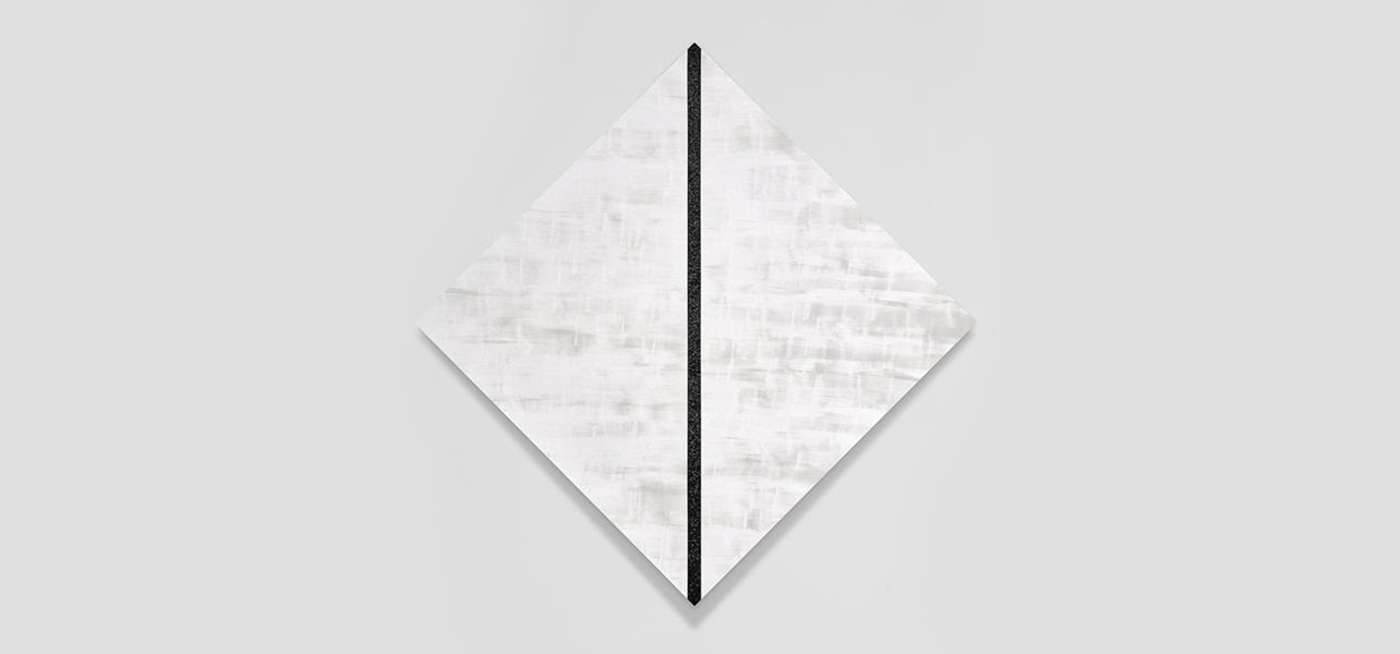 Mary Corse, Mary Corse at Pace Gallery, photo 3