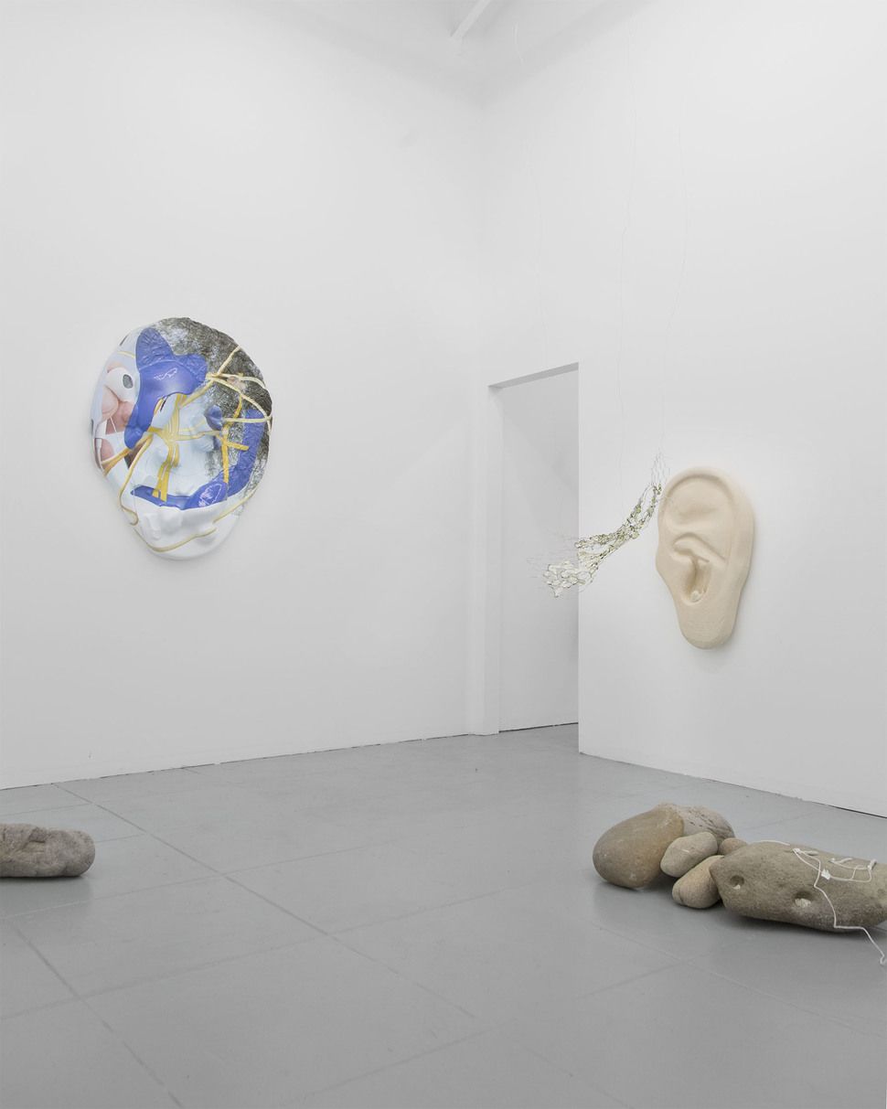 Olga Balema & Anne De Vries, Listening at Michael Thibault, photo 4