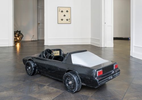 Lutz Bacher, Divine Transportation at Buchholz, photo 4