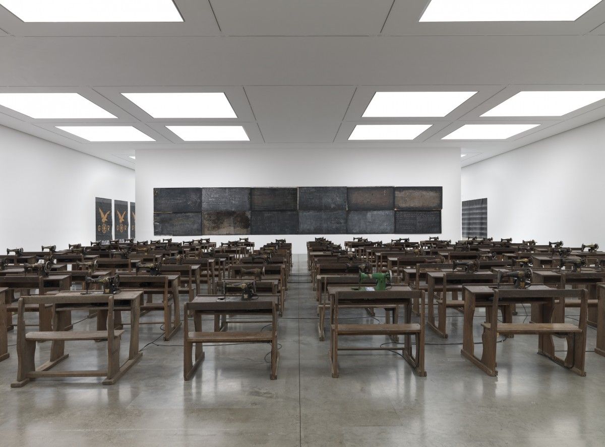 Ibrahim Mahama, Lazarus at White Cube, photo 2