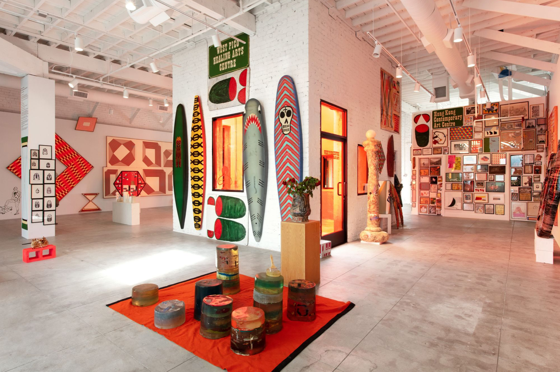 Barry McGee, Earthworm at Perrotin, photo 3