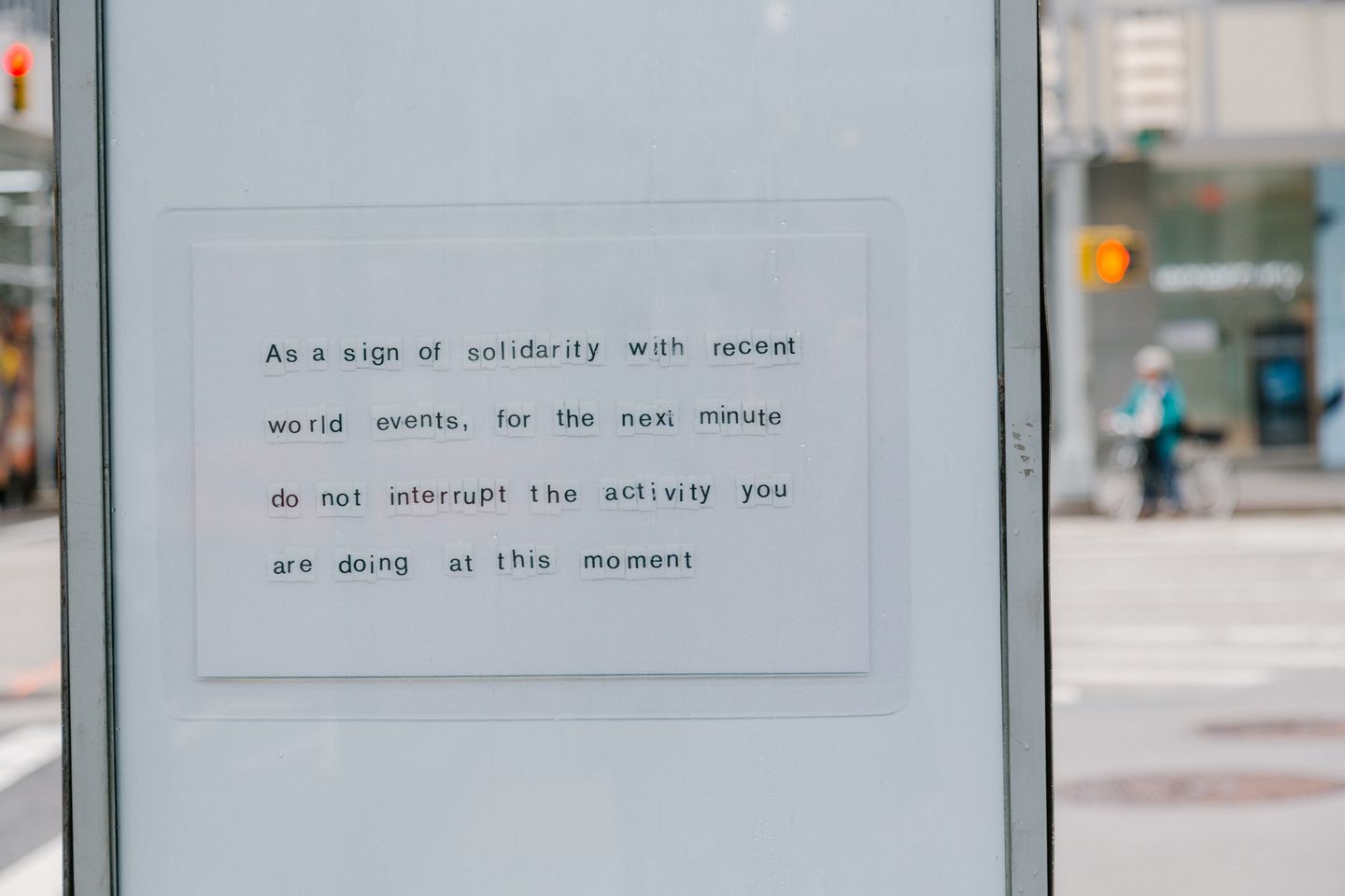 Roman Ondak, Announcement at Kurimanzutto (Offsite), photo 3