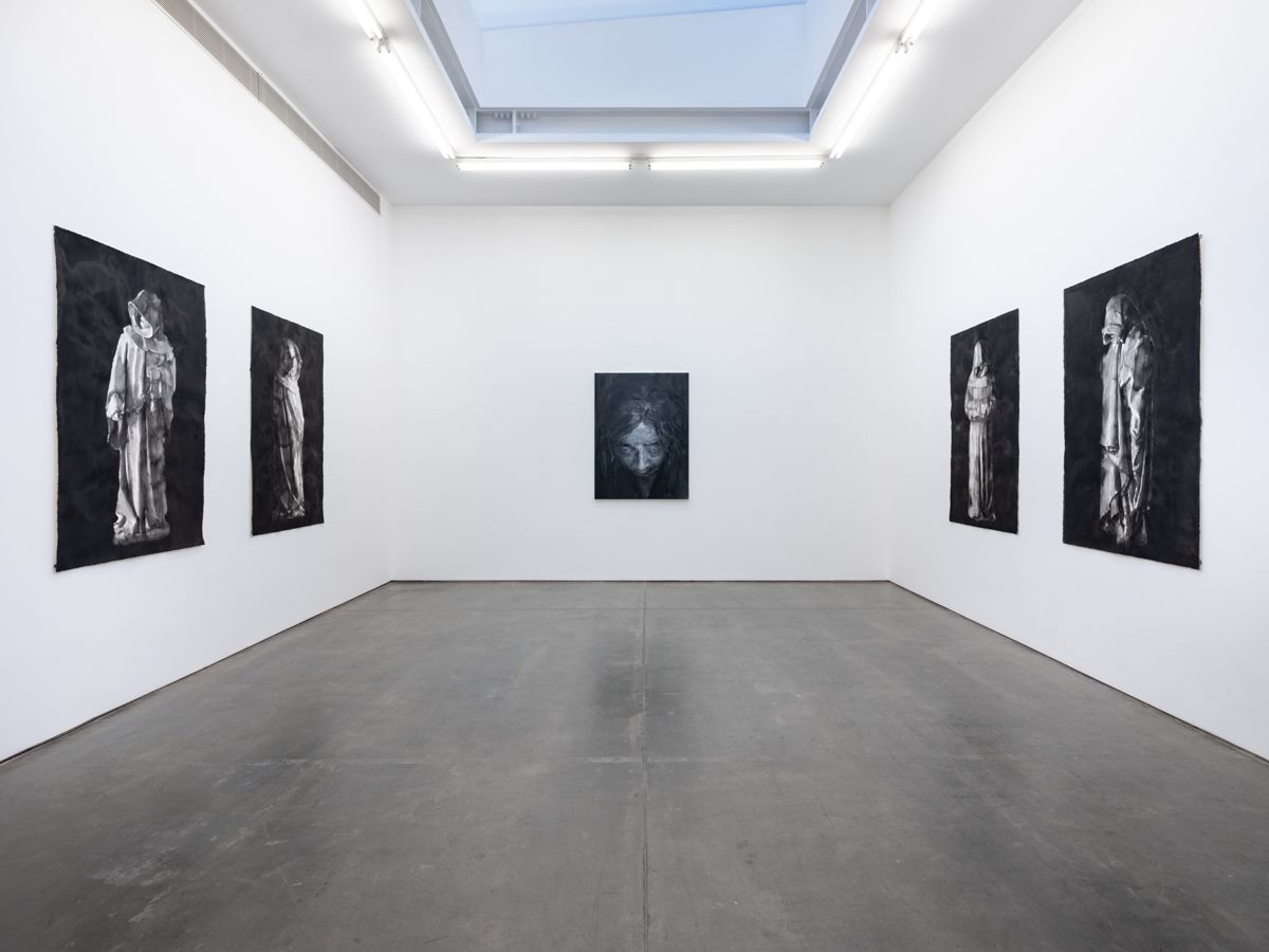 Yan Pei-Ming, The Mourners at Massimo De Carlo, photo 2
