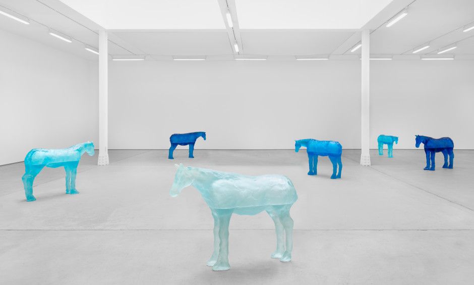 Ugo Rondinone, a sky . a sea . distant mountains . horses . spring . at Sadie Coles, photo 2