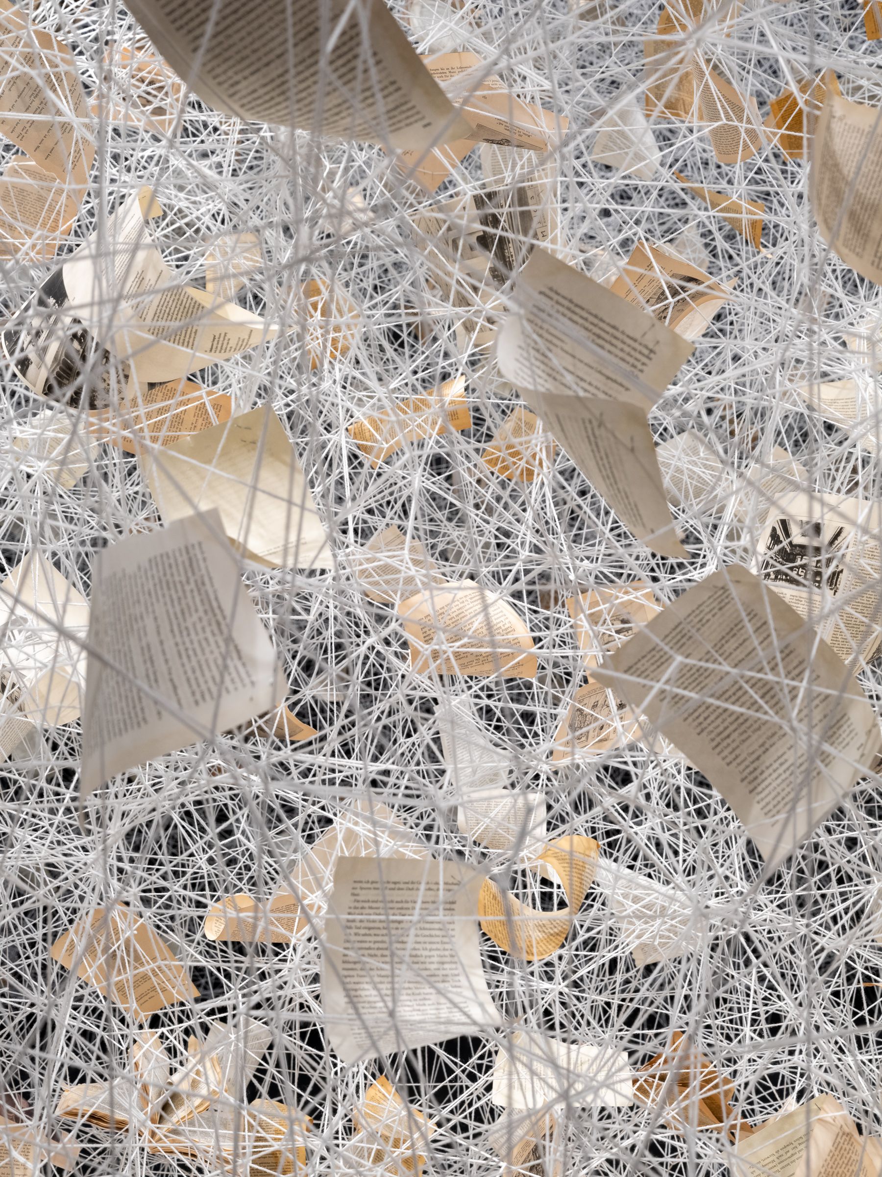 Chiharu Shiota, Signs of Life at Templon, photo 6