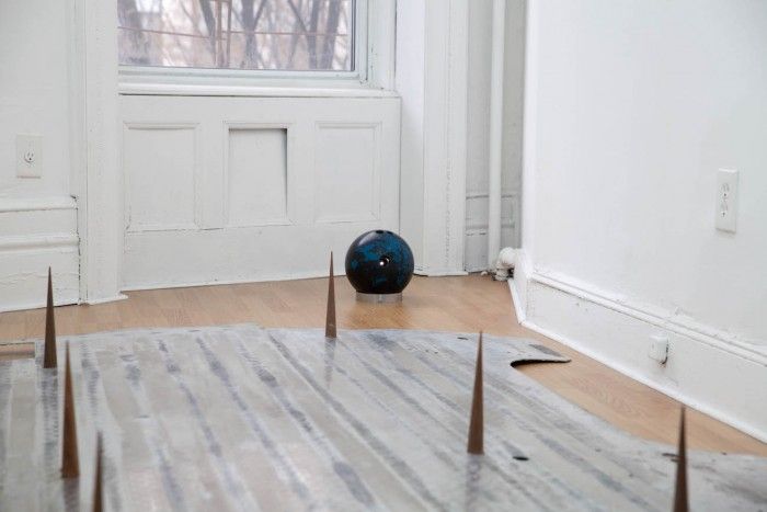 Carlos Reyes, Feather Belly at Rear Window, photo 2