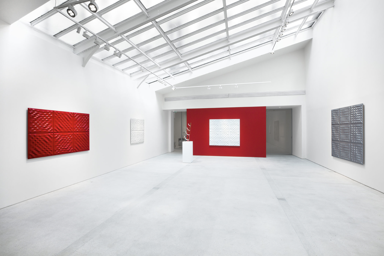 Enrico Castellani, image 3 of 9