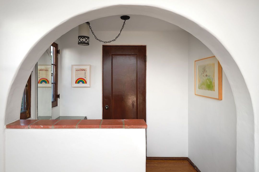 Julie Becker, (W)hole at Del Vaz Projects, photo 2